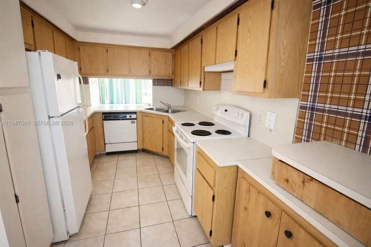 500 NW 214th St, Unit 103, Miami Gardens, FL 33169 Photo