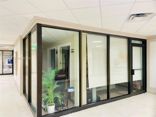 2555 Collins Ave , Unit C4, Miami Beach, FL 33140