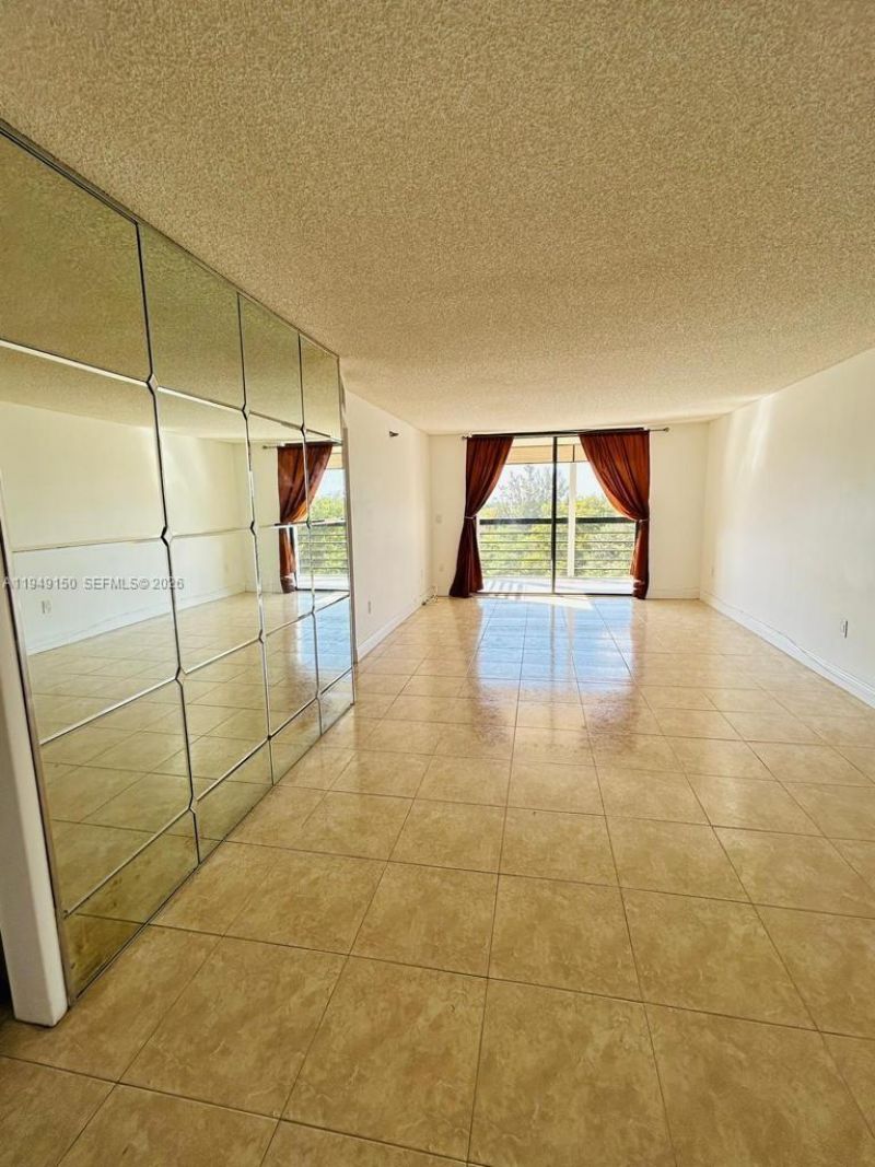 1000 Saint Charles Pl , Unit 721, Pembroke Pines, FL 33026 Photo