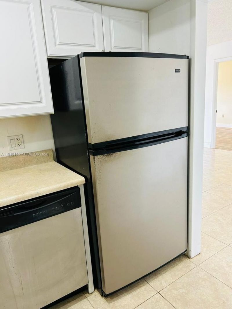 1000 Saint Charles Pl , Unit 721, Pembroke Pines, FL 33026 Photo