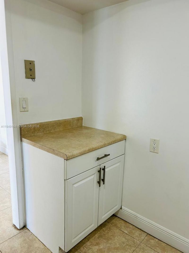 1000 Saint Charles Pl , Unit 721, Pembroke Pines, FL 33026 Photo