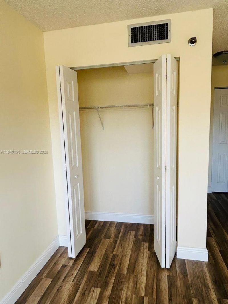 1000 Saint Charles Pl , Unit 721, Pembroke Pines, FL 33026 Photo