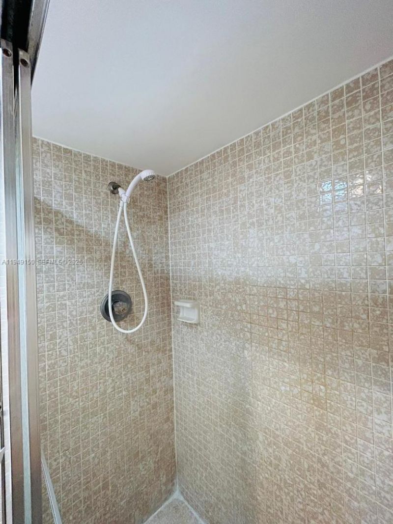 1000 Saint Charles Pl , Unit 721, Pembroke Pines, FL 33026 Photo