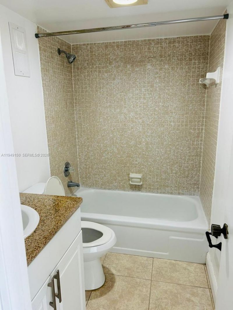 1000 Saint Charles Pl , Unit 721, Pembroke Pines, FL 33026 Photo