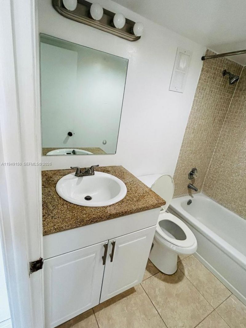 1000 Saint Charles Pl , Unit 721, Pembroke Pines, FL 33026 Photo