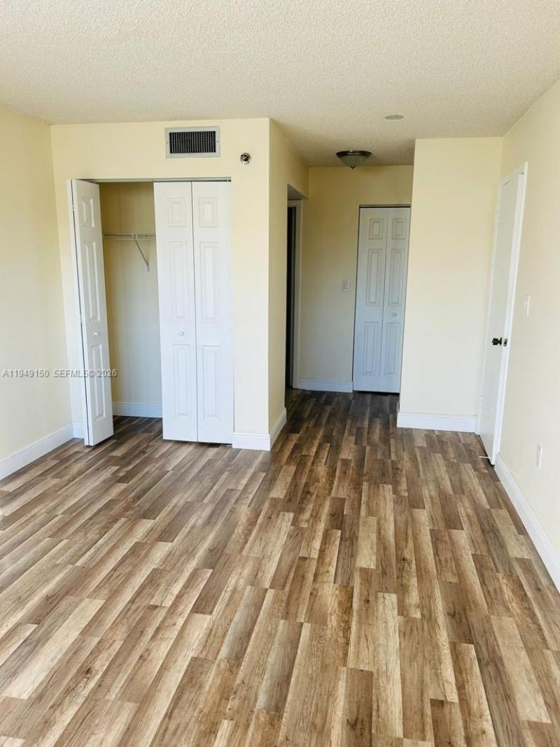 1000 Saint Charles Pl , Unit 721, Pembroke Pines, FL 33026 Photo