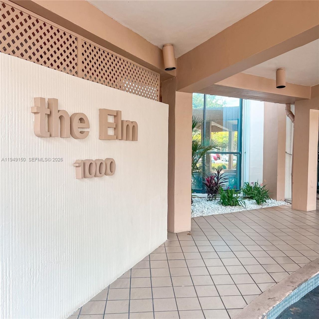 1000 Saint Charles Pl , Unit 721, Pembroke Pines, FL 33026 Photo