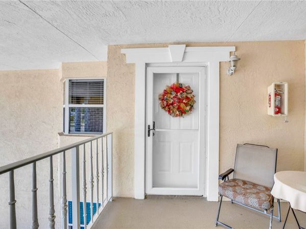 605 W Lake Jasmine Circle, Unit 204, Vero Beach, FL 32962