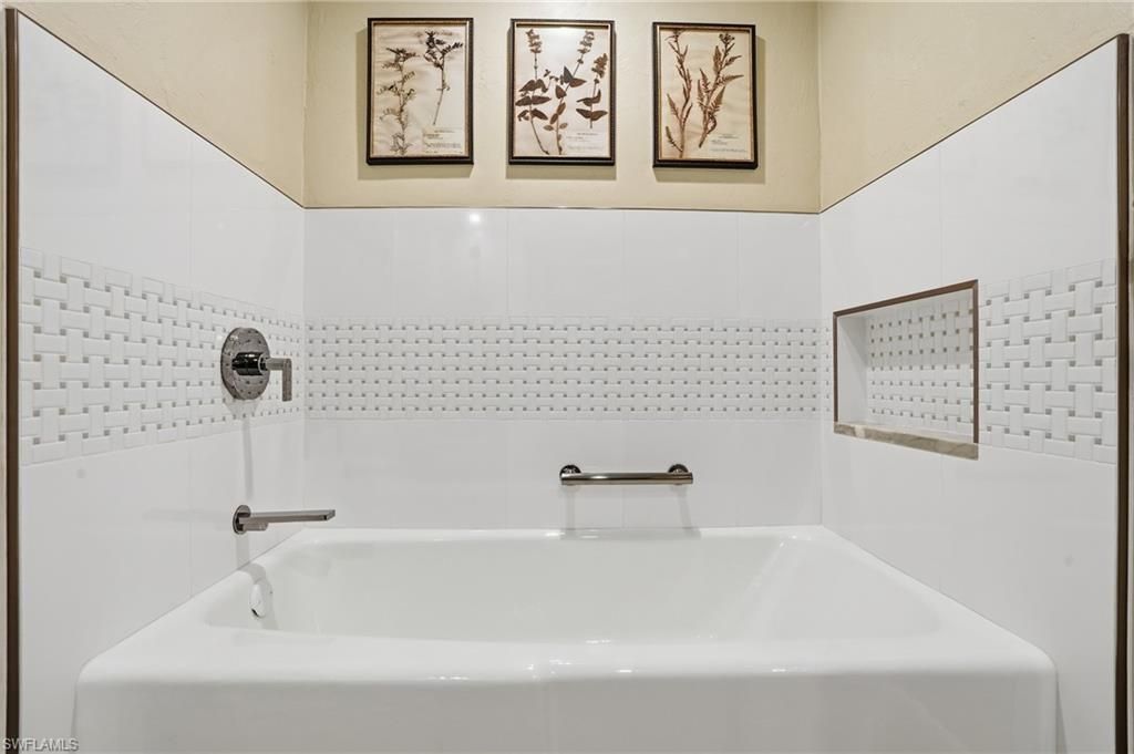 5950 Pelican Bay Blvd, Unit 125, Naples, FL 34108 Photo
