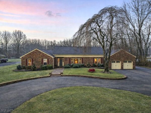 402 Main St, Manalapan, NJ 07726