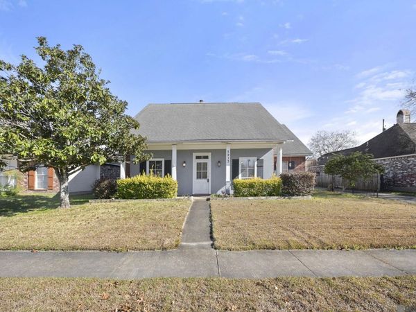 5933 Woodlawn Park Ct, Baton Rouge, LA 70817