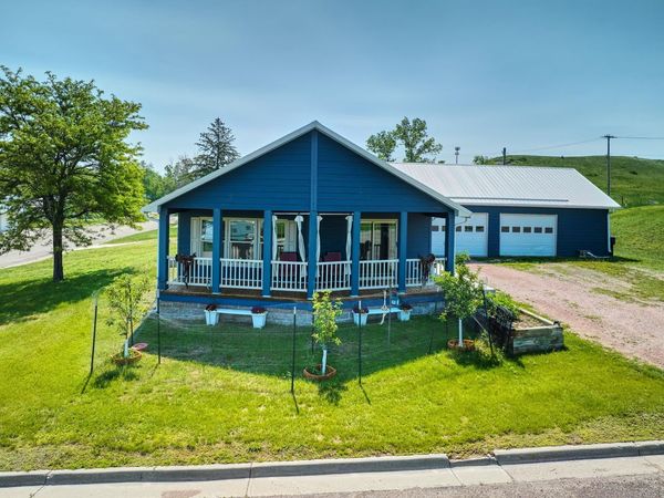 1009 E Street, Edgemont, SD 57735