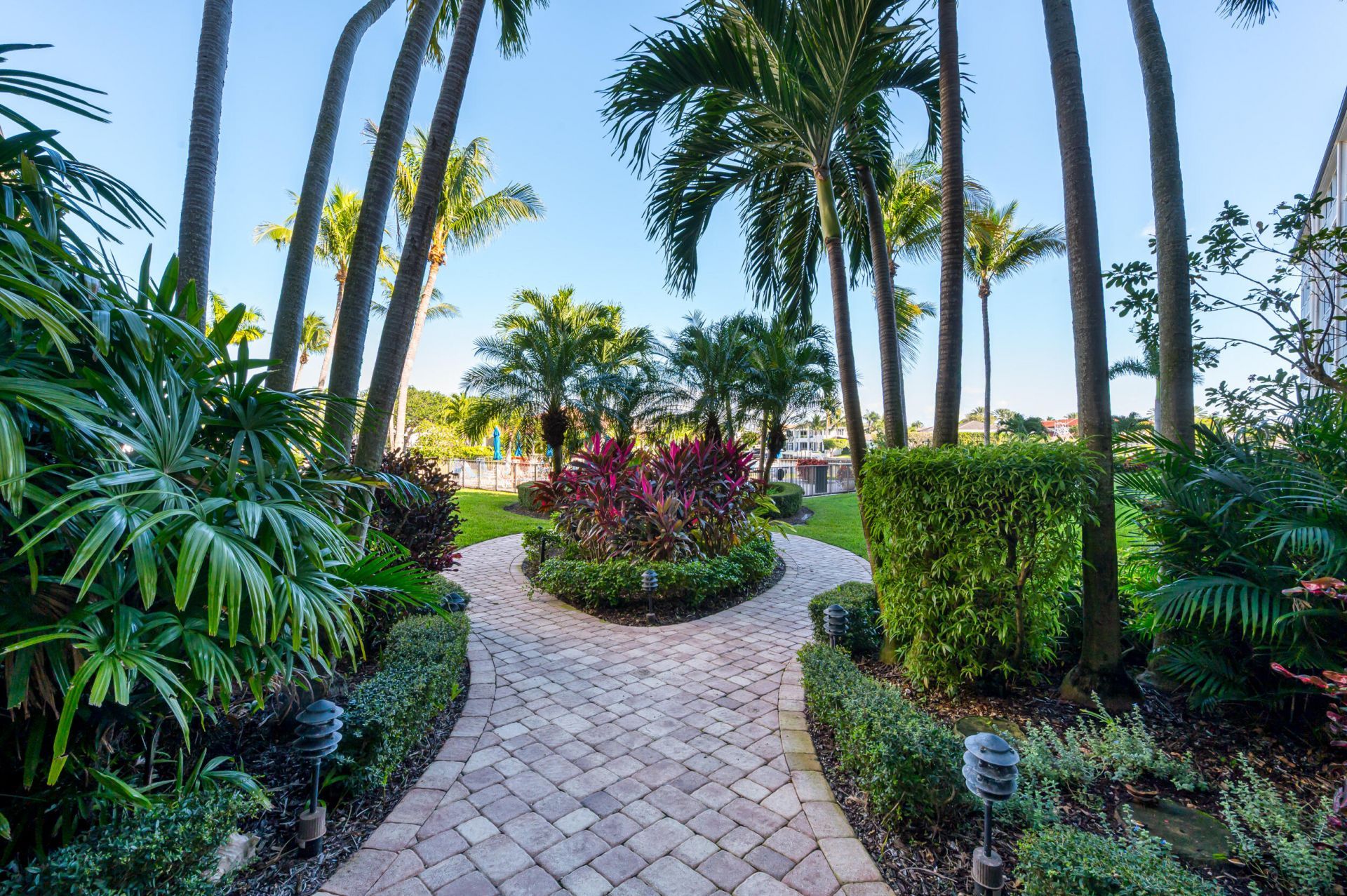 390 N Federal Highway, Unit 404, Deerfield Beach, FL 33441 Photo