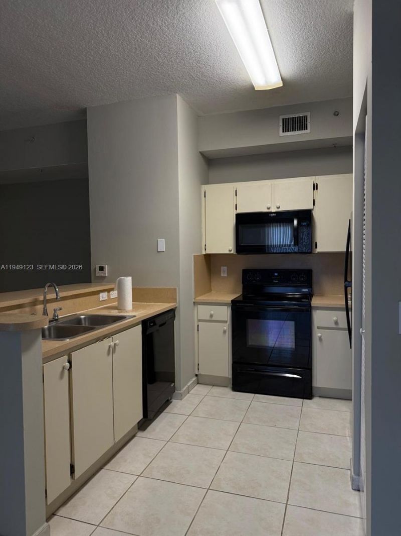 7330 NW 114th Ave, Unit 112-5, Doral, FL 33178 Photo