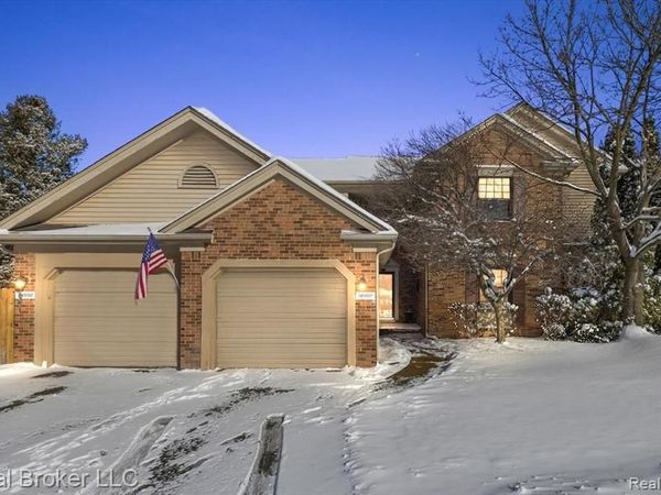36952 Ridgedale Court, Farmington Hills, MI 48331