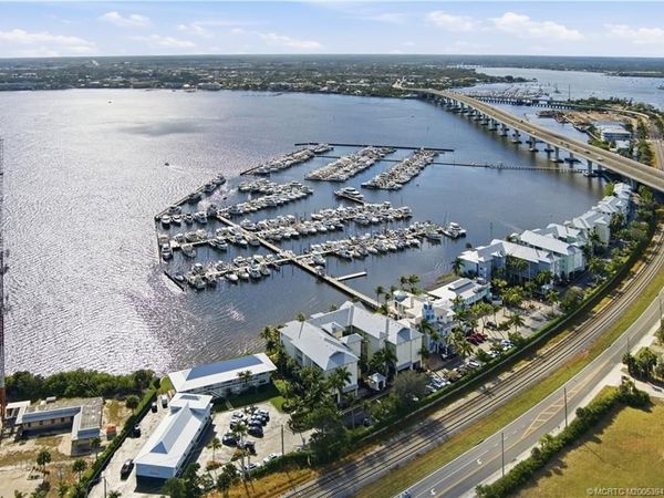 975 NW Flagler Avenue, Unit 307, Stuart, FL 34994