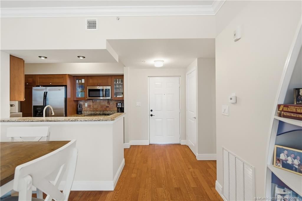975 NW Flagler Avenue, Unit 307, Stuart, FL 34994 Photo