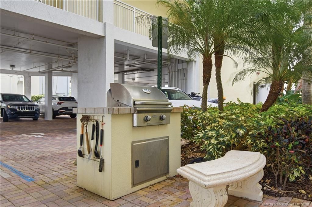 975 NW Flagler Avenue, Unit 307, Stuart, FL 34994 Photo