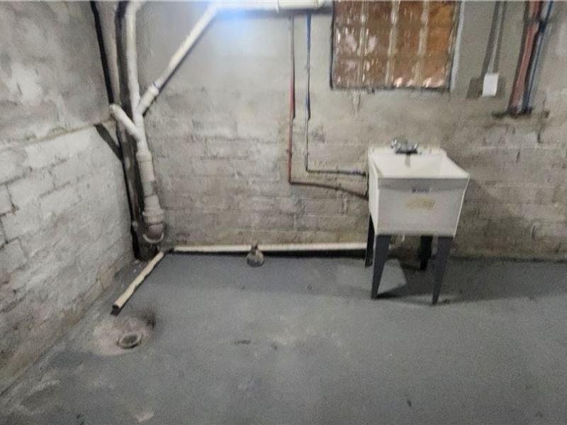 3210 Montclair Avenue, Cleveland, OH 44109 Photo 13