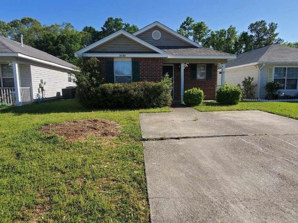 2520 Trailwood Dr, Pensacola, FL 32526