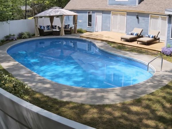 70 Hillside Drive, Henniker, NH 03242