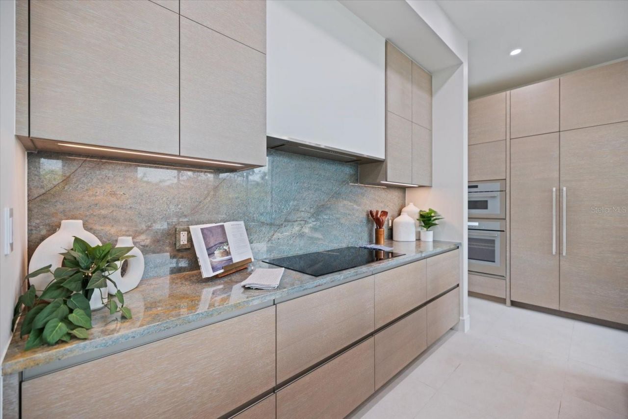 590 De Narvaez Drive, Longboat Key, FL 34228 Photo