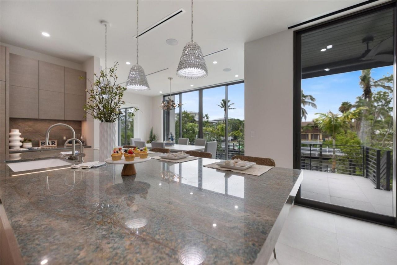 590 De Narvaez Drive, Longboat Key, FL 34228 Photo