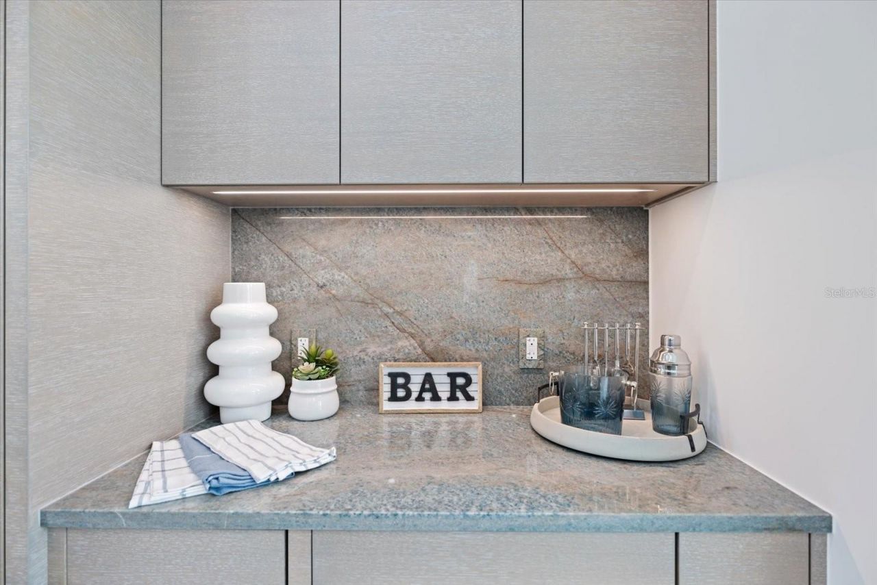 590 De Narvaez Drive, Longboat Key, FL 34228 Photo