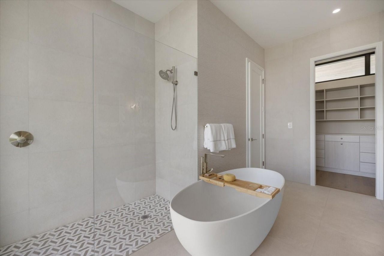 590 De Narvaez Drive, Longboat Key, FL 34228 Photo