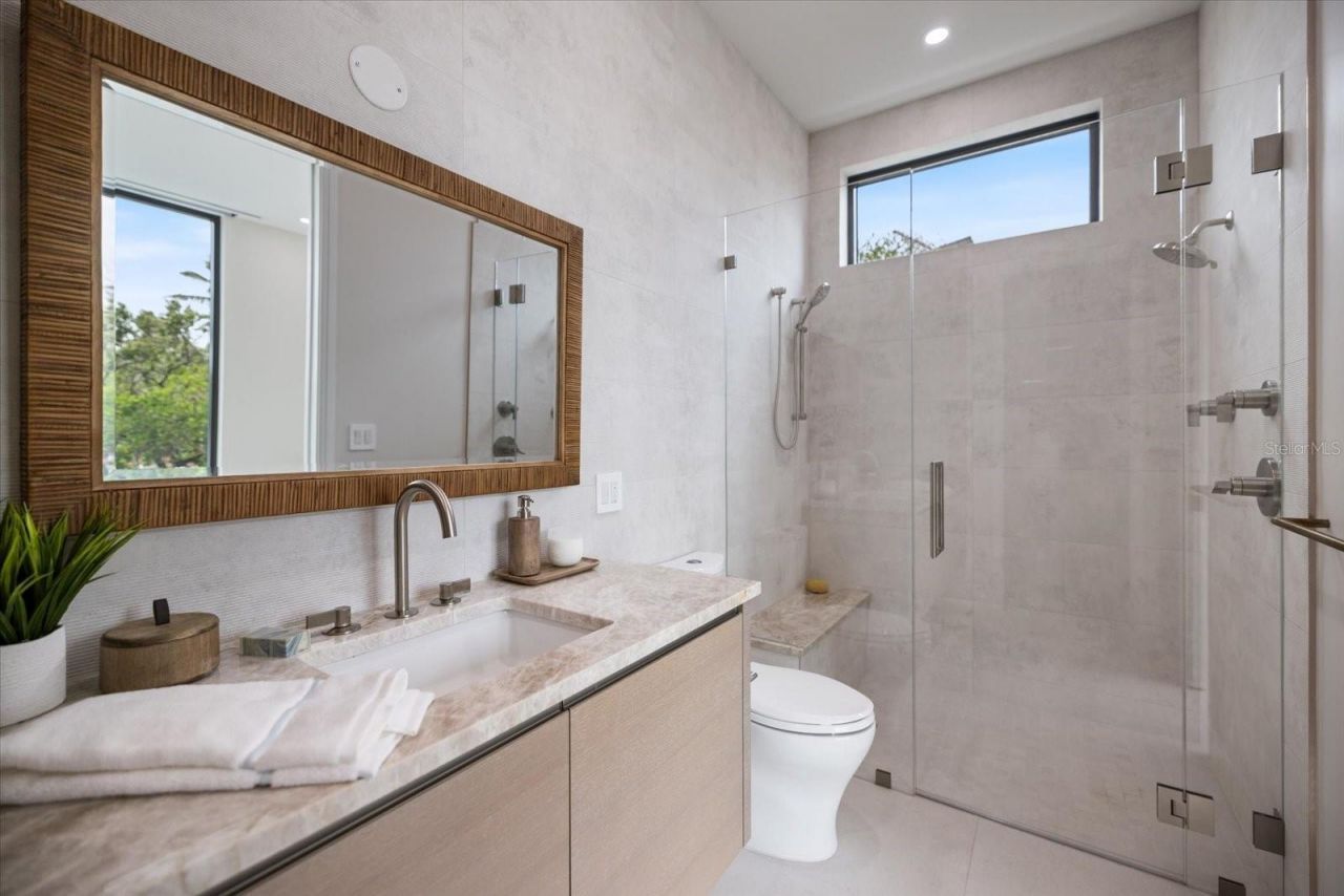 590 De Narvaez Drive, Longboat Key, FL 34228 Photo