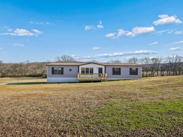 1053 Buncombe Rd, Belvidere, TN 37306