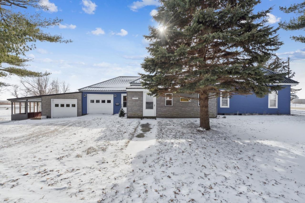 100 Hawkeye Street, Aurora, IA 50607 Main Photo