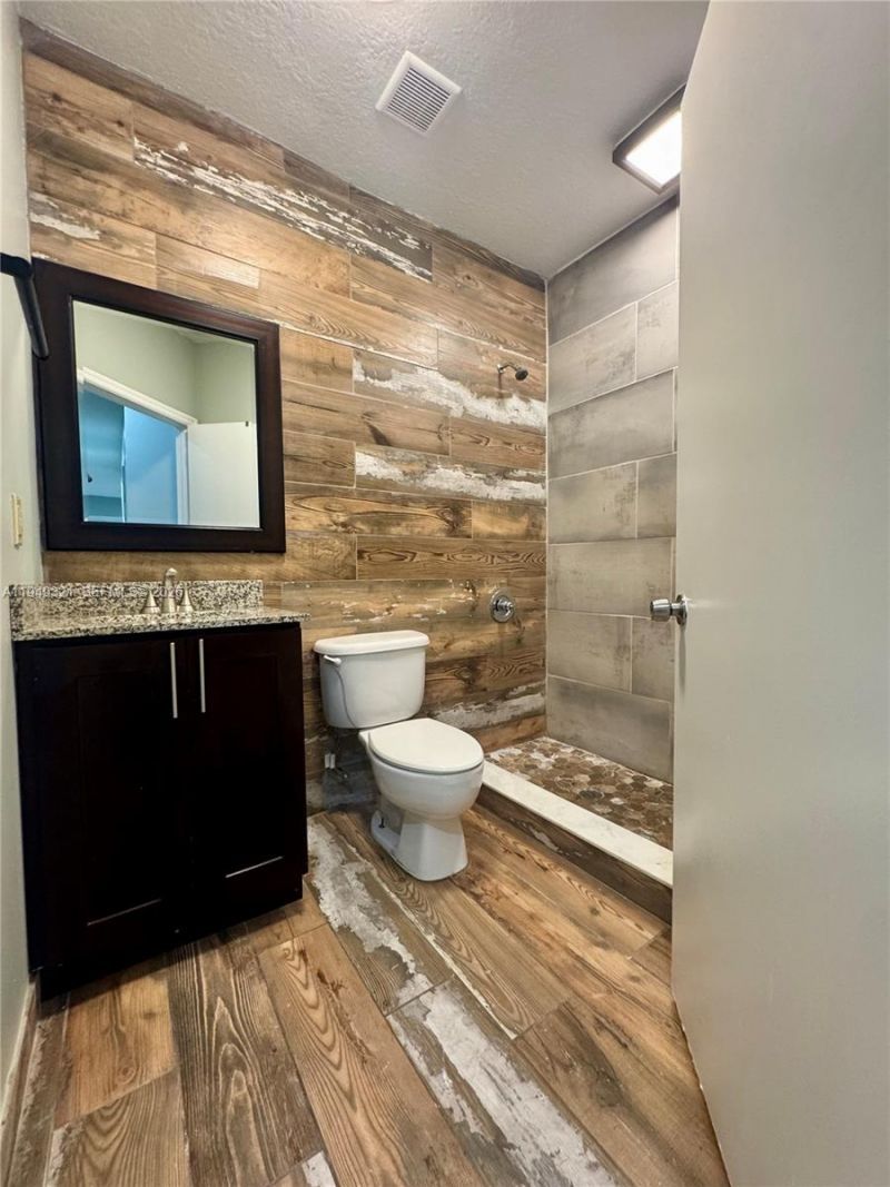 603 NW 97th St, Unit 603, Miami, FL 33150 Photo