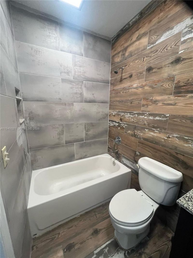 603 NW 97th St, Unit 603, Miami, FL 33150 Photo