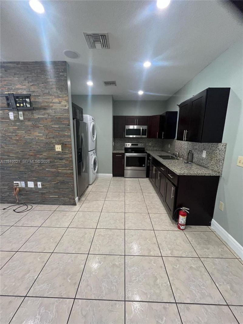 603 NW 97th St, Unit 603, Miami, FL 33150 Photo