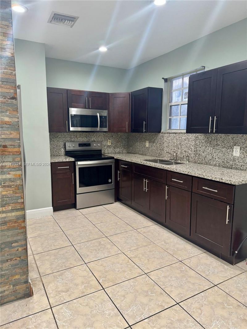 603 NW 97th St, Unit 603, Miami, FL 33150 Photo