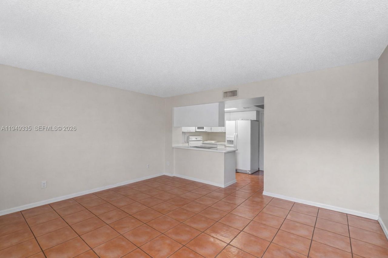 2178 W 60th St, Unit 18111, Hialeah, FL 33016 Photo