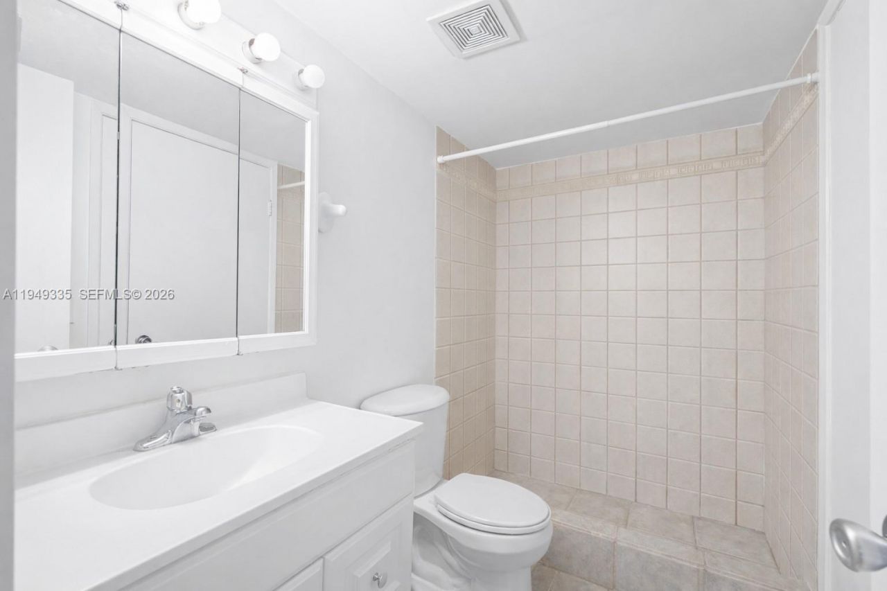 2178 W 60th St, Unit 18111, Hialeah, FL 33016 Photo