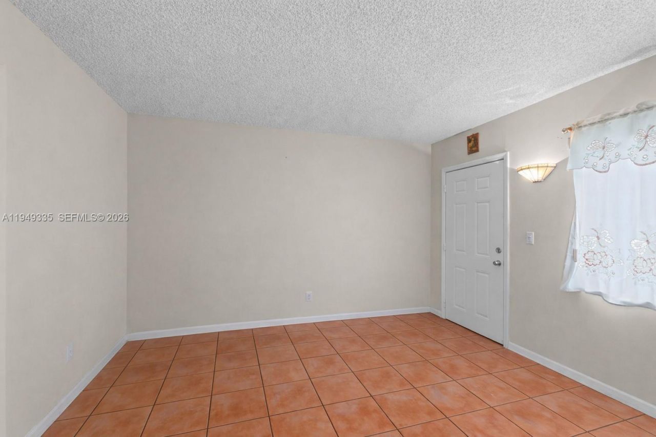 2178 W 60th St, Unit 18111, Hialeah, FL 33016 Photo
