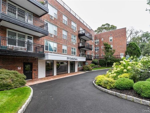 25 Canterbury Road, Unit 2F, Great Neck, NY 11021