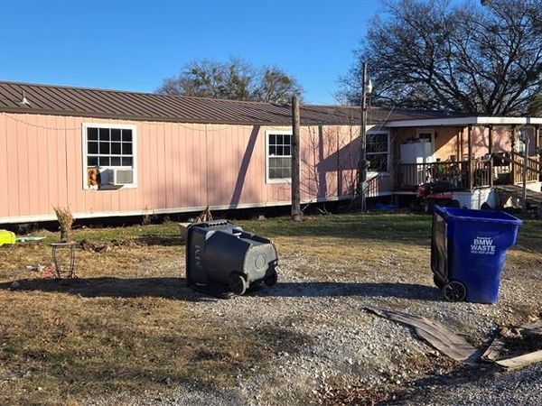 216 S Robinson Street, Myra, TX 76253