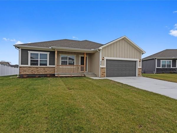 704 Wood Sage Court, Raymore, MO 64083