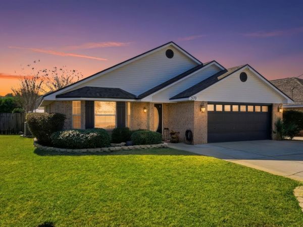 570 Rough Leaf Lane, Mary Esther, FL 32569