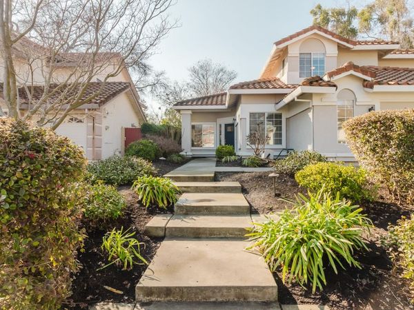 4 Marina Blue Ct, Sacramento, CA 95831
