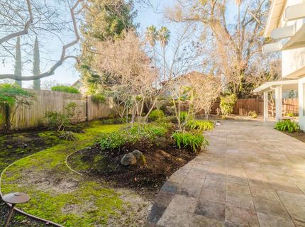 4 Marina Blue Ct, Sacramento, CA 95831 Photo