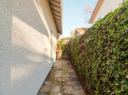 4 Marina Blue Ct, Sacramento, CA 95831 Photo