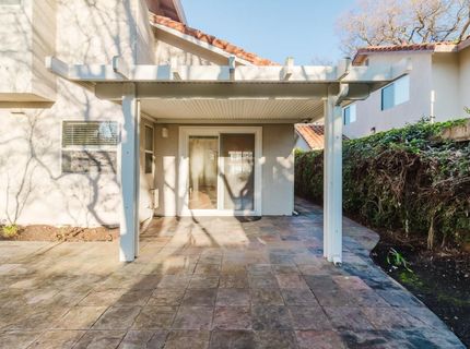 4 Marina Blue Ct, Sacramento, CA 95831 Photo