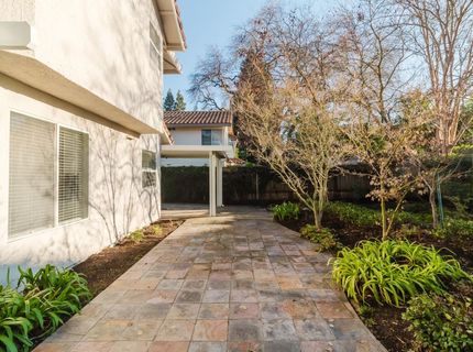 4 Marina Blue Ct, Sacramento, CA 95831 Photo