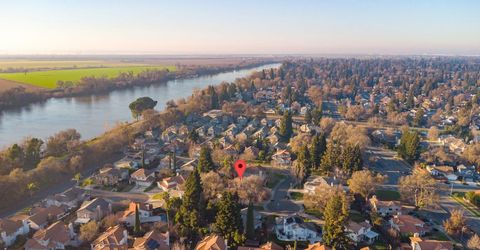 4 Marina Blue Ct, Sacramento, CA 95831 Photo