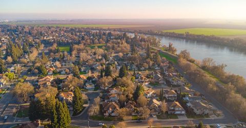 4 Marina Blue Ct, Sacramento, CA 95831 Photo